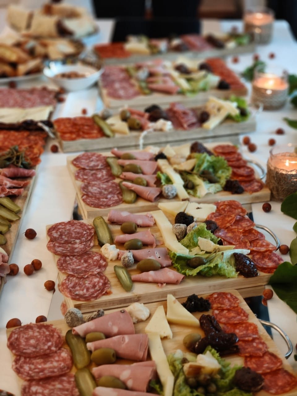 Plateaux de charcuterie et fromages pour réception