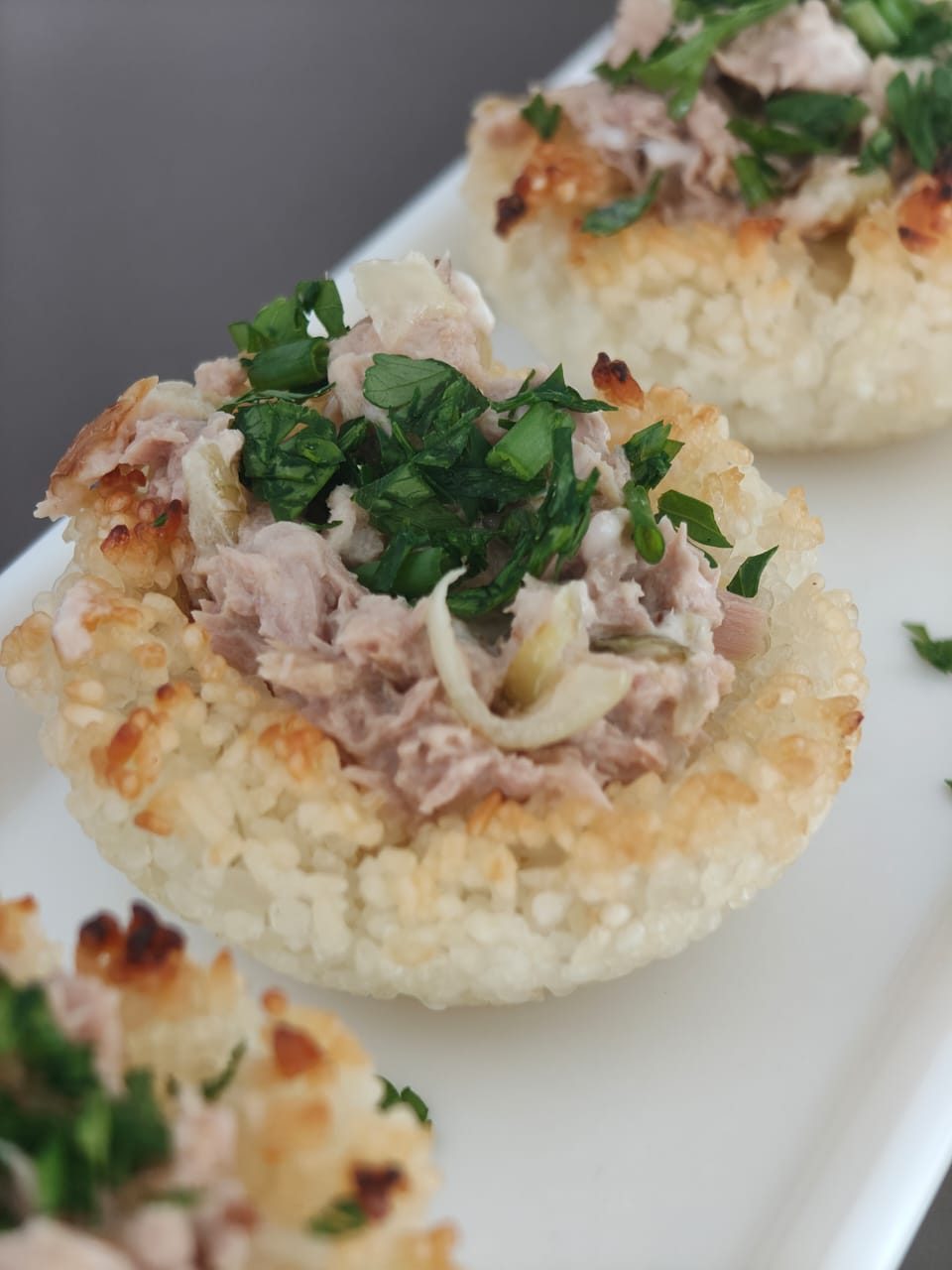 Tartelette de riz soufflé au thon et persil